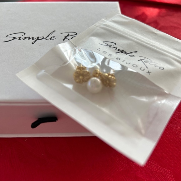 Simple Retro Pearl drop earrings (NEW) - Picture 2 of 2